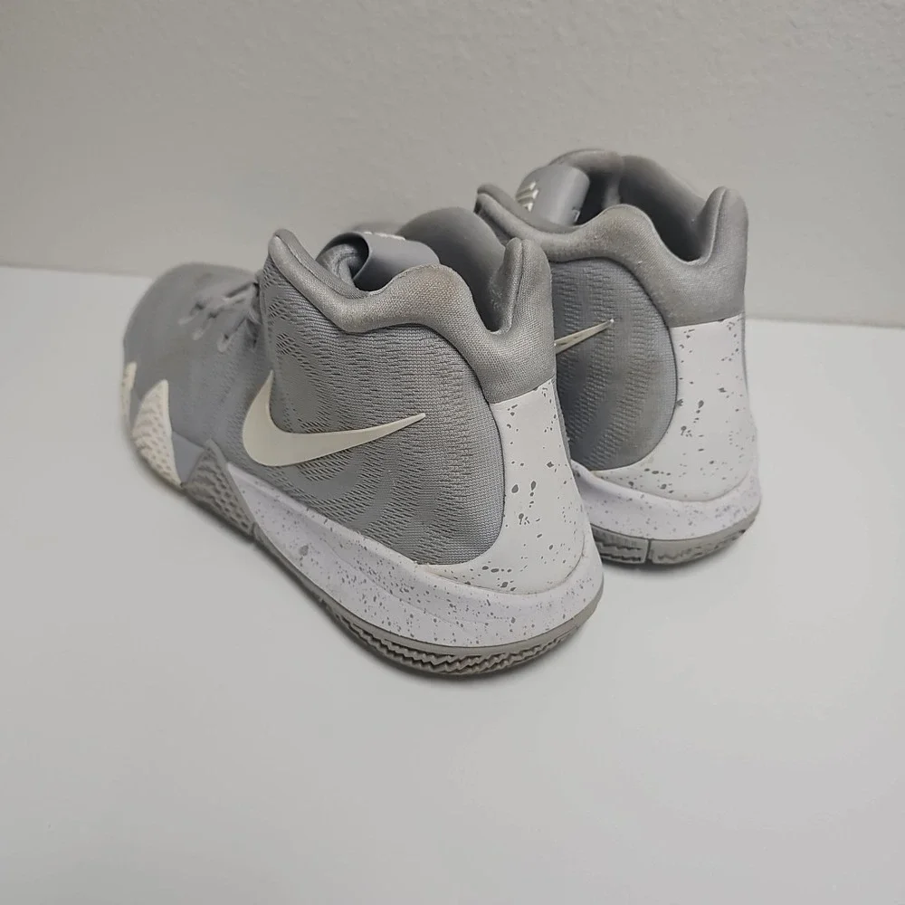 Nike Kyrie 4 Wolf Grey‎ And White Sneakers Men's Size 14 AV2296-002 Basketball